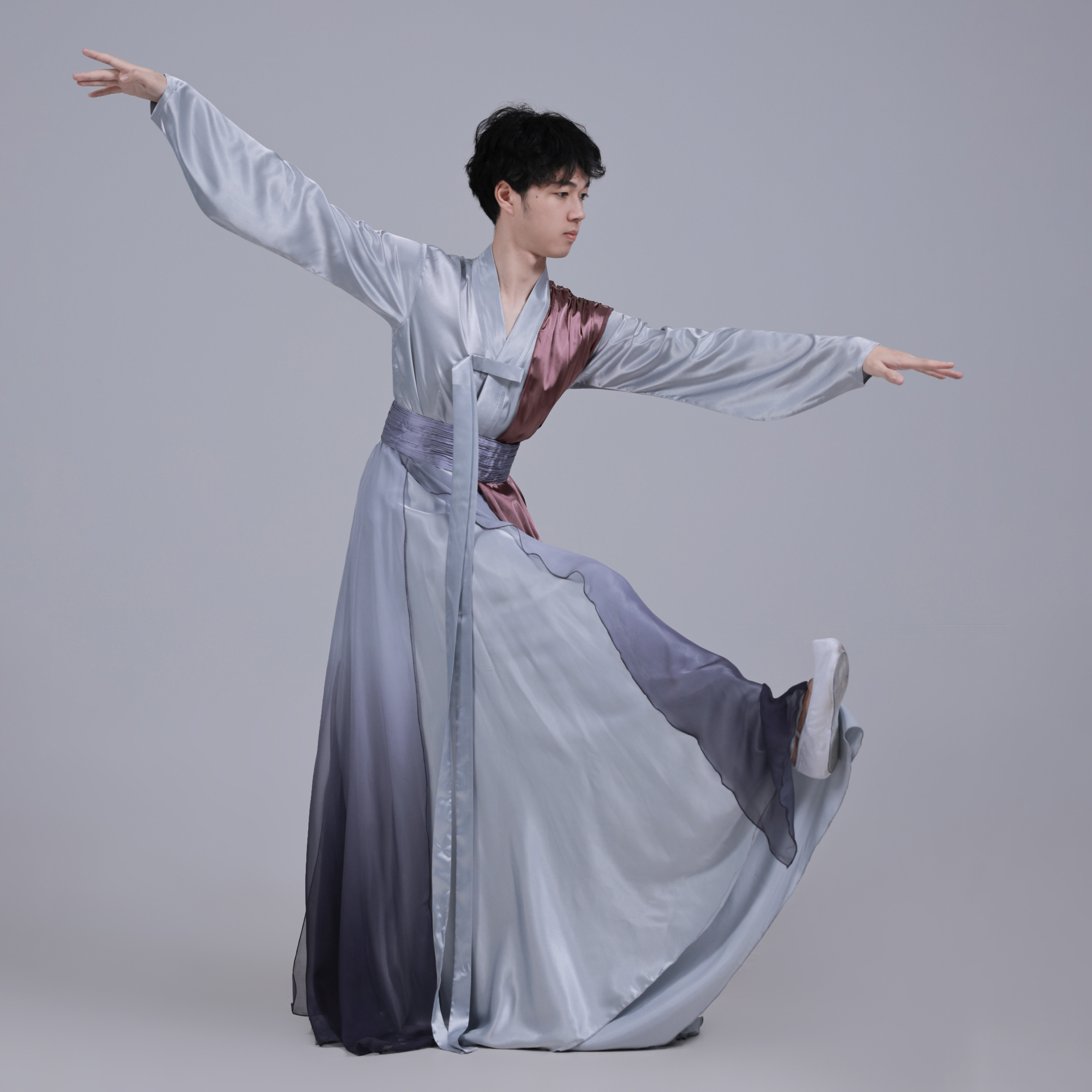 朝鲜族男生定制表演男款舞蹈长袍学生排练舞蹈剧目服套装新款服饰