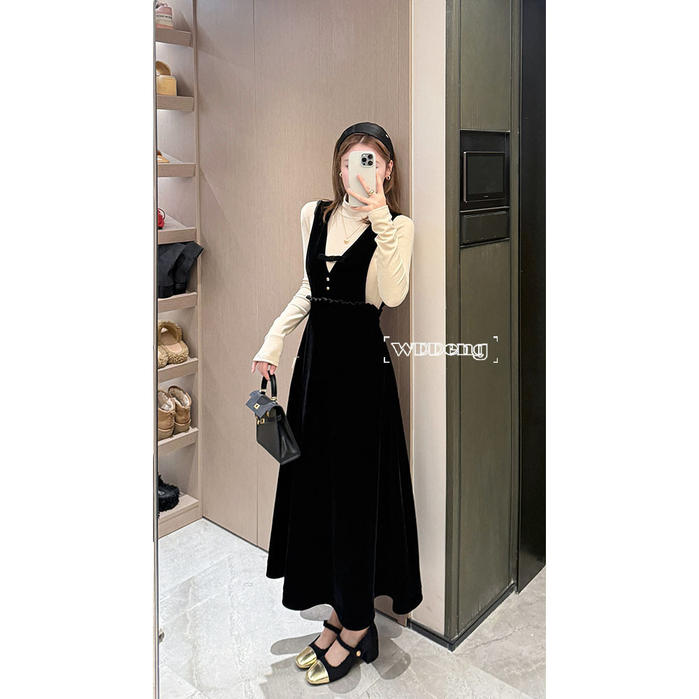 王等等 奥黛小姐 2025秋冬原创加绒保暖大摆量连衣裙 U225Q19181