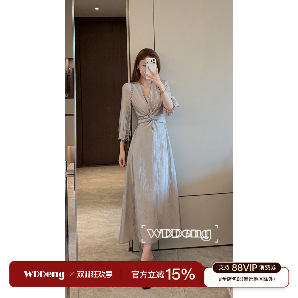 王等等【典雅月光】2026夏季原创收腰醋酸高级感连衣裙女长款裙子