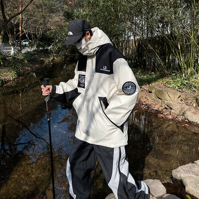 撞色工装冲锋衣外套男款2024秋冬季户外机能潮牌宽松大码连帽夹克