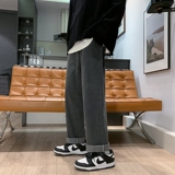 烟灰色