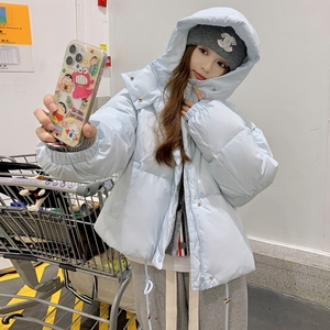 独特超好看奶蓝色短款面包羽绒服女冬2024年新款多巴胺学院风外套图片