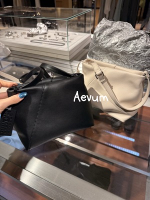 日本购直邮 MM6马吉拉 26新款 牛皮单肩斜挎包 margiela