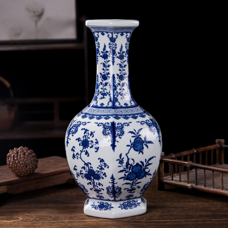 景德镇中式仿古青花花瓶 陶瓷复古六方麒麟花鸟纹赏瓶 家居客厅玄