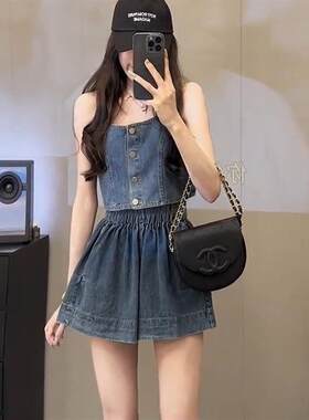 2025年夏季新款小众设计感短款修身吊带背心高腰牛仔短裤套装女潮