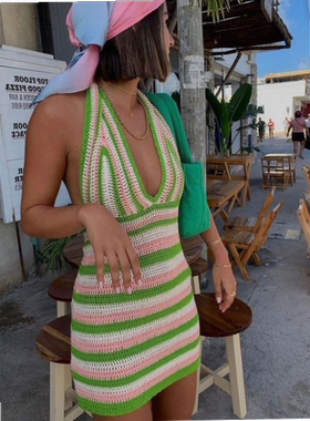 Colorblock halterneck v-neck open back knitted sweater dress