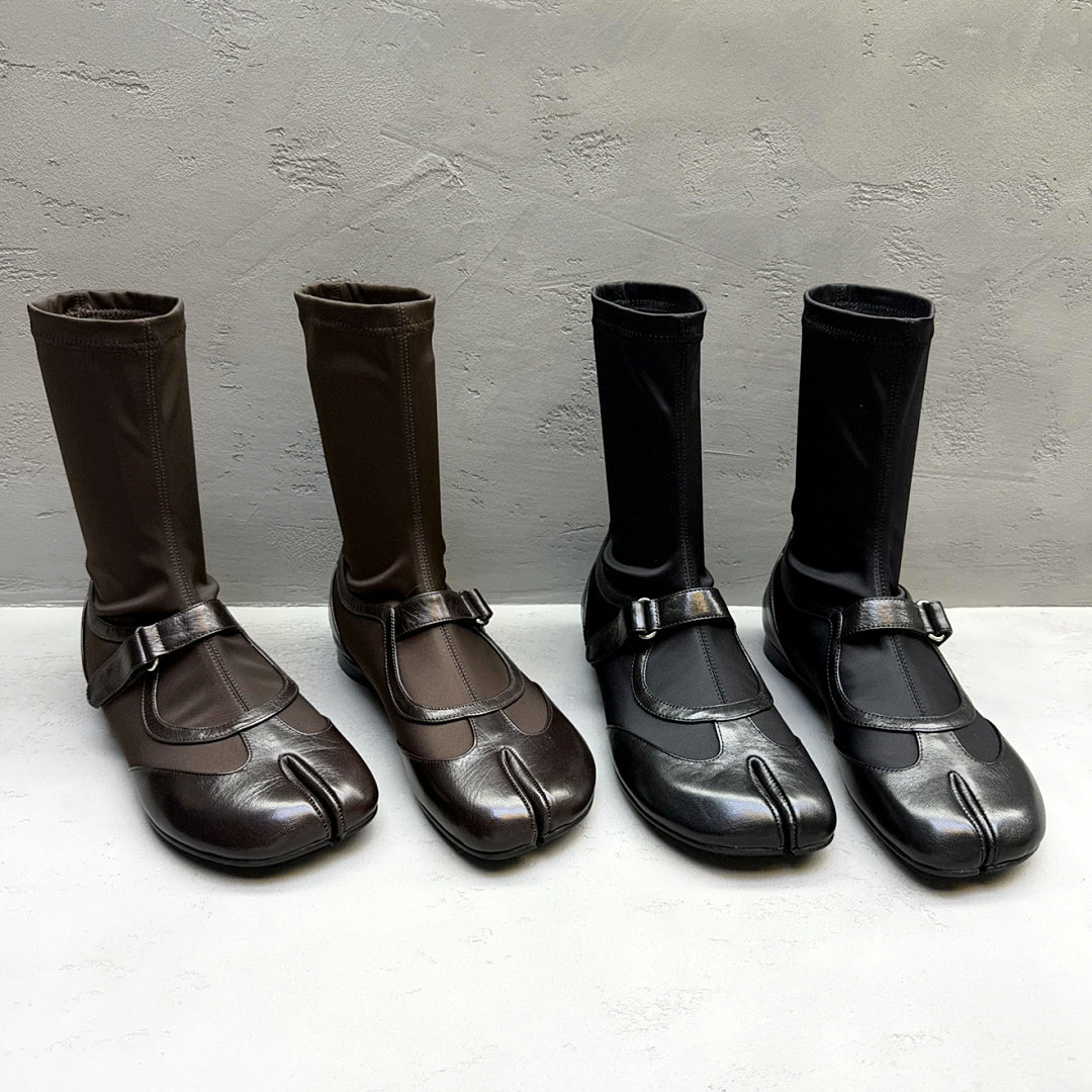 乐魔秋真皮拼接分趾低跟软底女靴