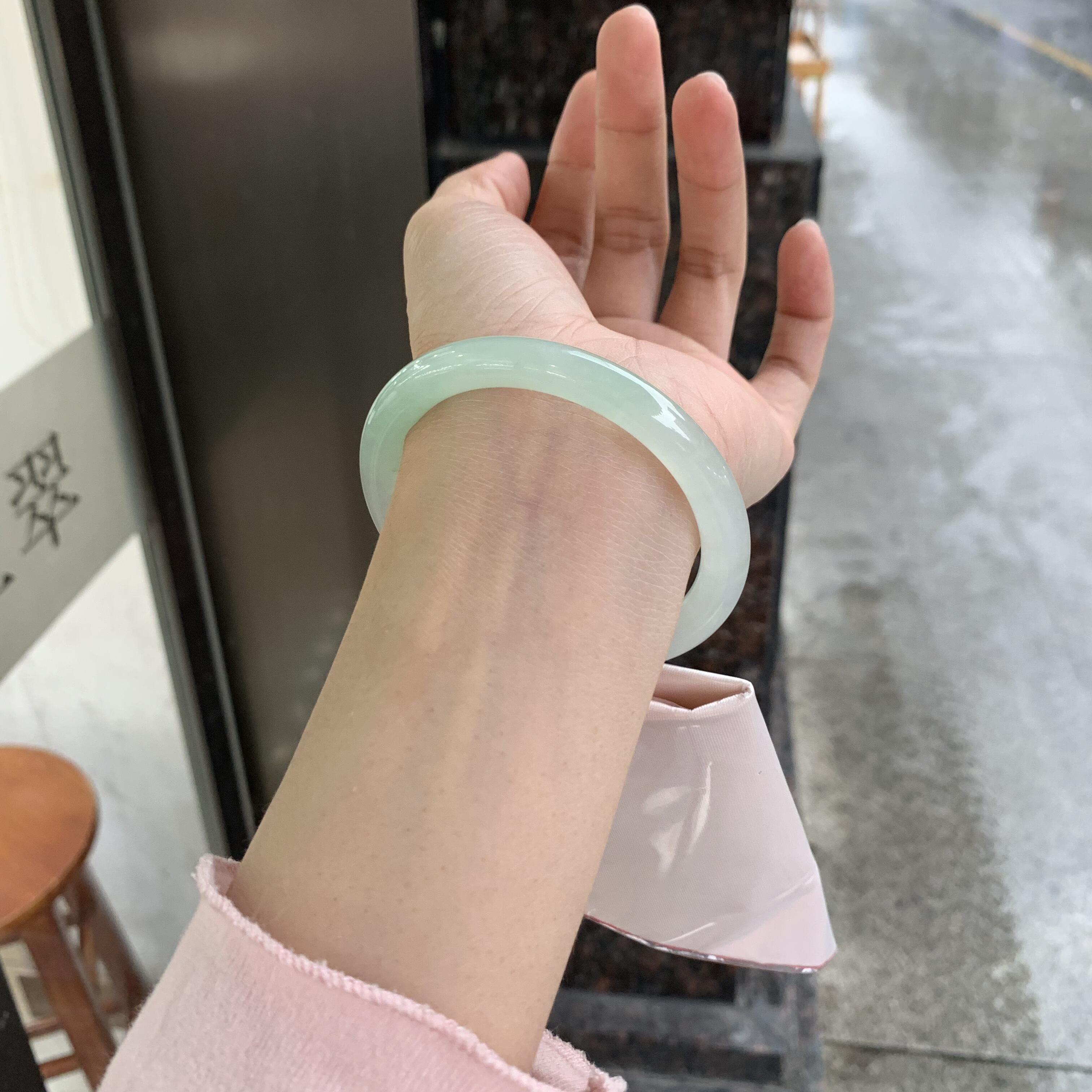 晴水淡色翡翠细圆条手镯缅甸糯冰种玉石翡翠处理风素雅女士手饰