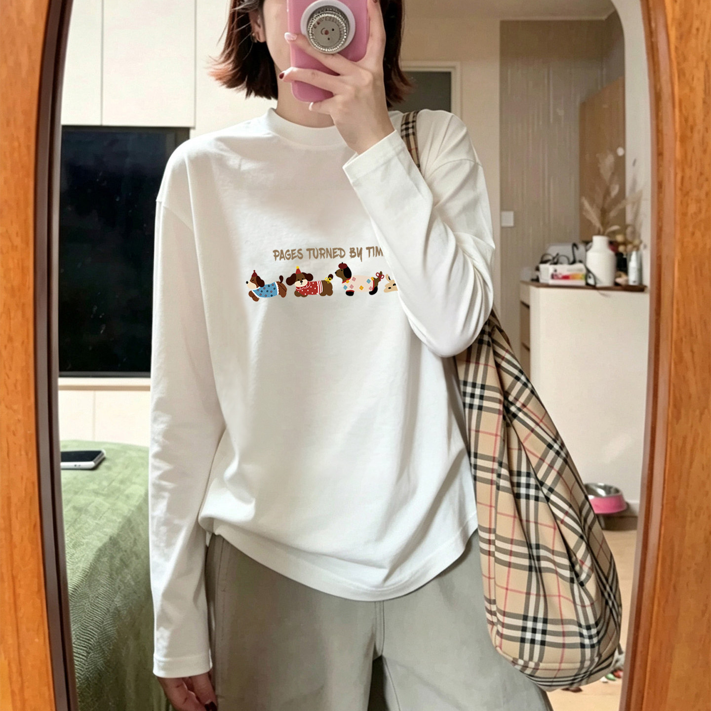 白色长袖t恤女2026新款图片
