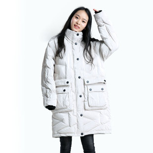 横店月娥藕白色通道新款爆款羽绒服立体图案明星同款可定制围巾