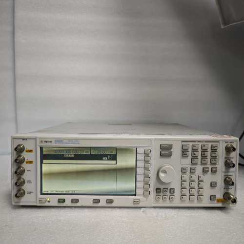 议价E4438C信号源，功能完好如图！咨询