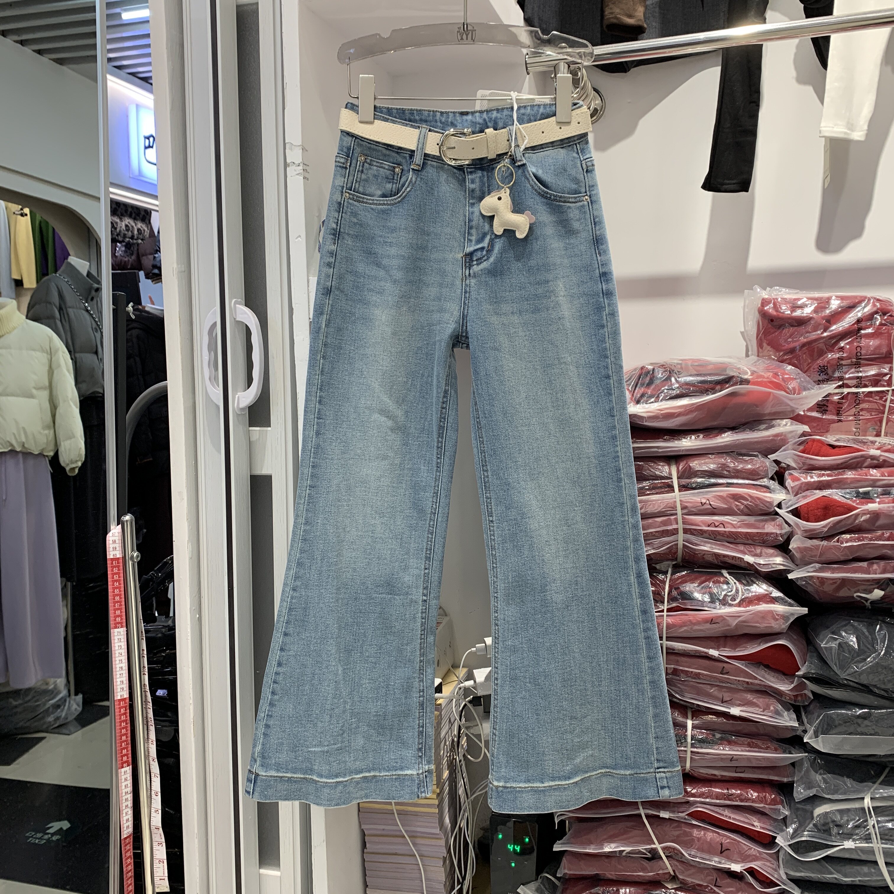 恒木子2036早春新直筒九分微喇裤女显瘦高腰垂感小个子休闲牛仔裤