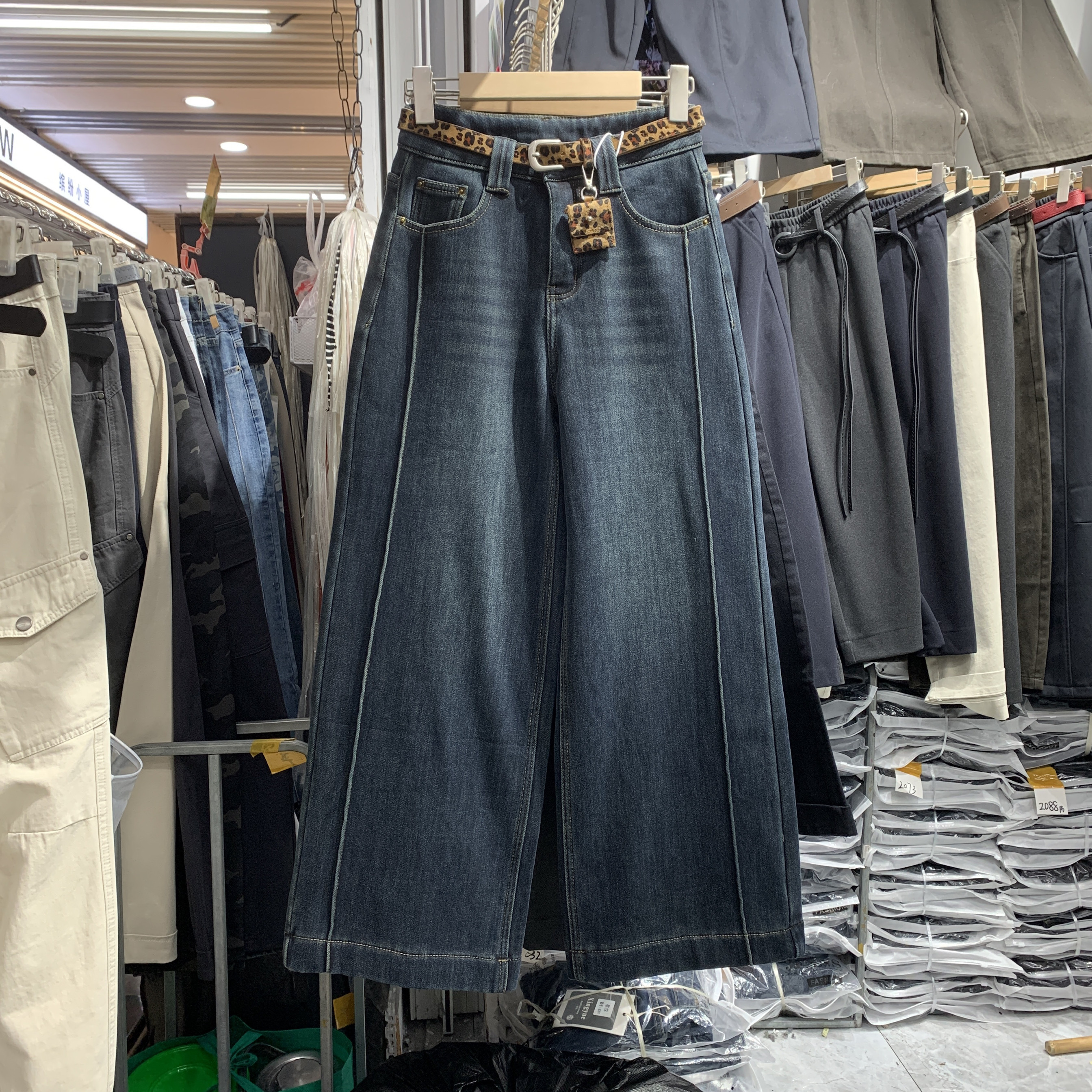 梦佳瑶5806加绒九分阔腿牛仔裤女2025冬季新高腰压线设计感直筒裤