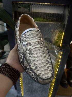 进口蛇皮豆豆鞋原花色无涂无拼接手工缝制男士稀有皮一脚蹬开车鞋