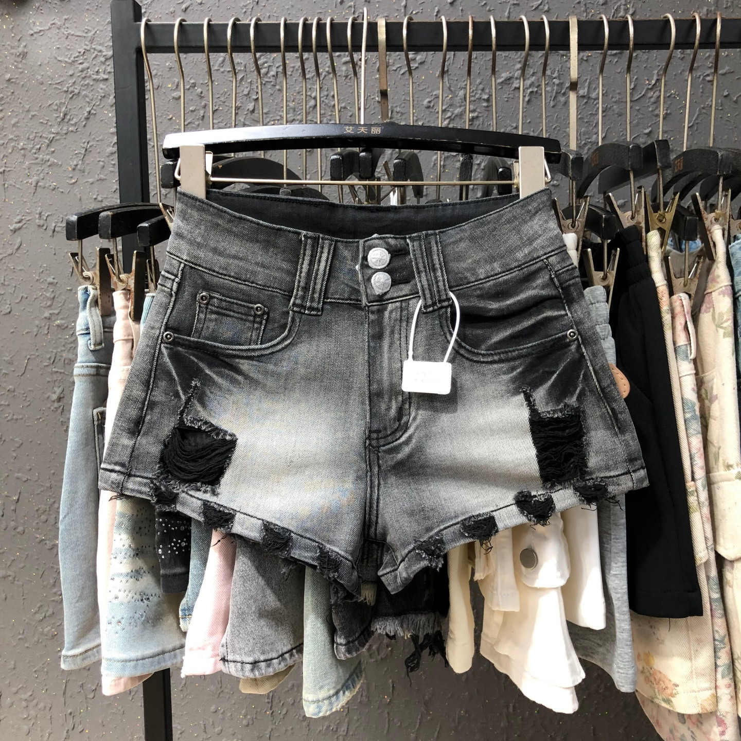 美式灰色高腰破洞牛仔短裤女夏季新款显瘦辣妹毛边热裤修身小个子