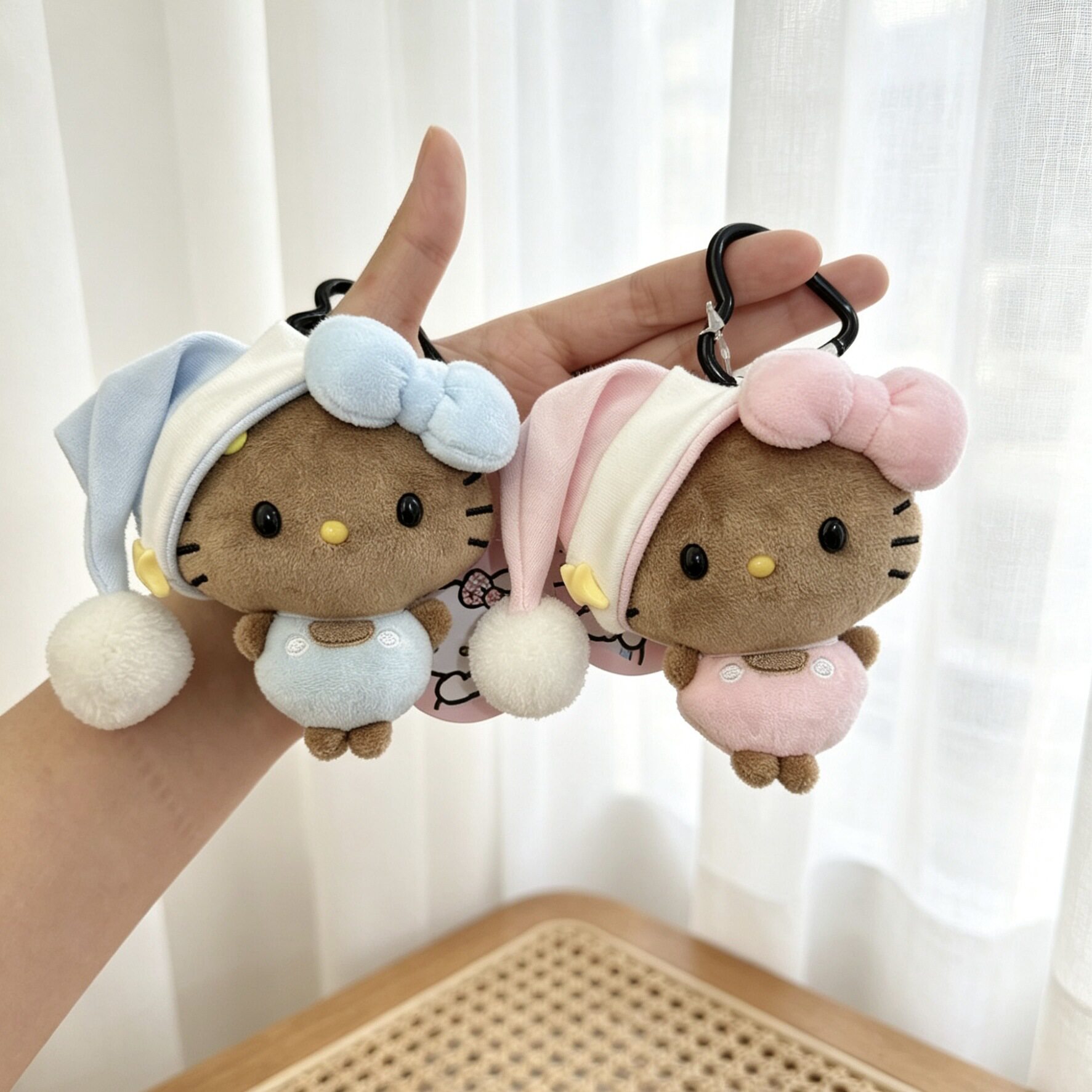 日本迷你豆豆眼黑皮kitty