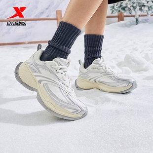 特步巴斯克2代女鞋棉鞋初中生学生休闲鞋加绒保暖厚底增高运动鞋