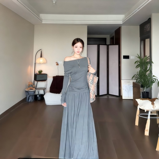 轻奢宴会长裙 流行风格 instahot 灰色一字肩淡人穿搭连衣裙女秋季