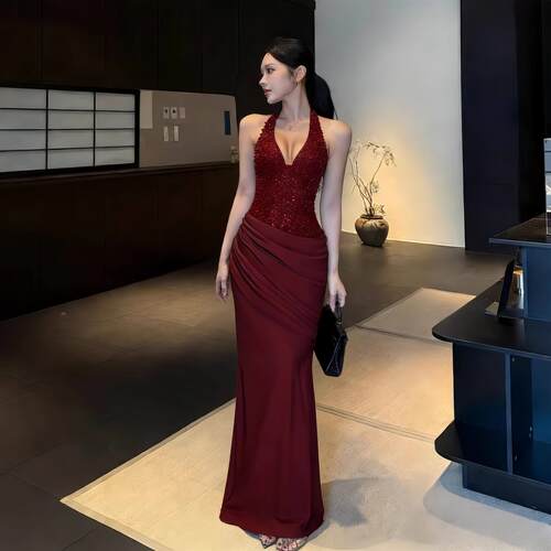 性感酒红色V领挂脖礼服裙女