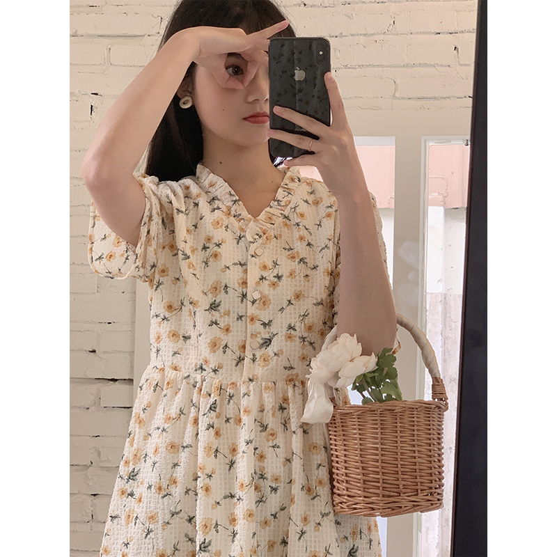 3安小落米色质感短袖泡泡格a字裙夏季衣服女装木耳边V领碎花连衣裙