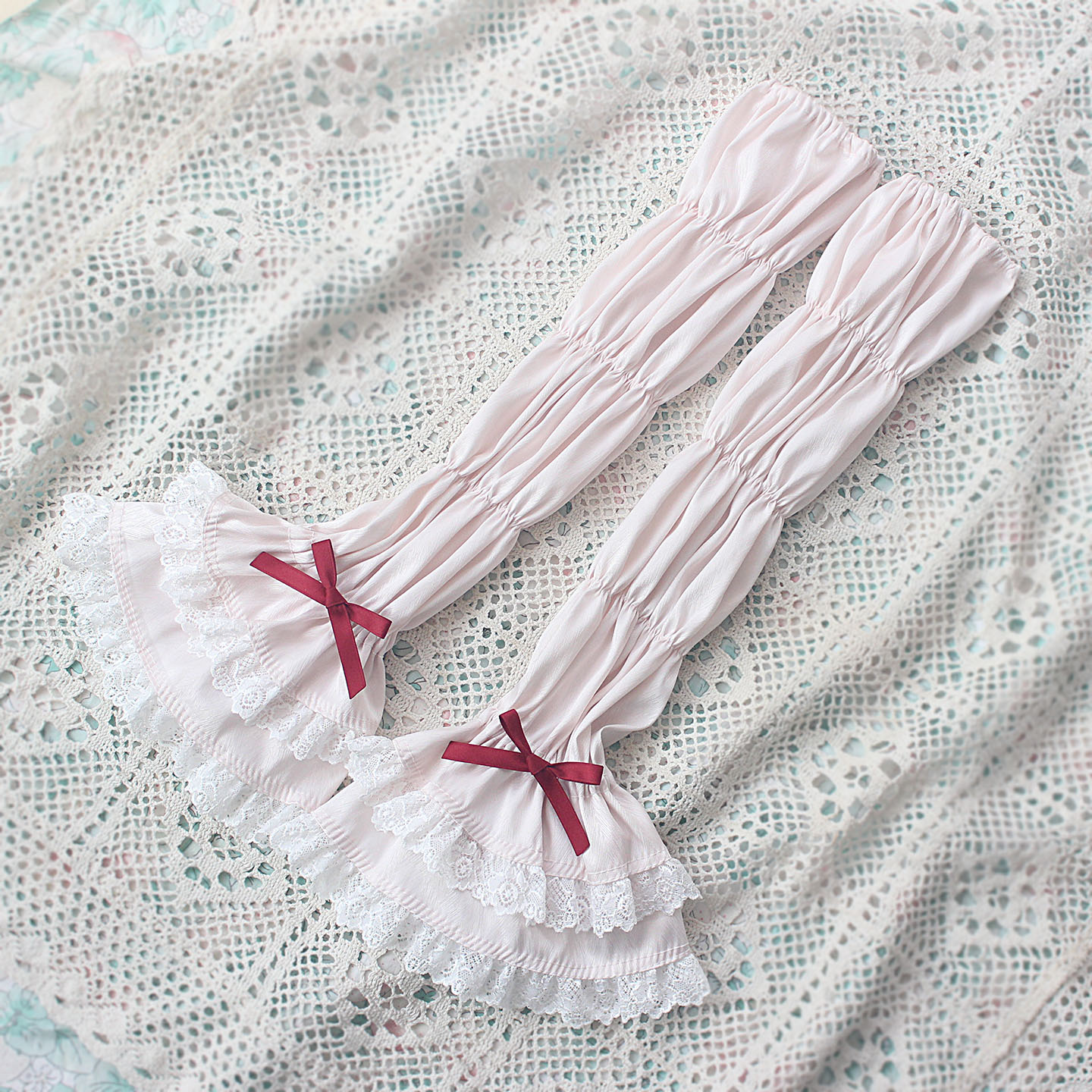 手作草莓墙搭配藕节手袖