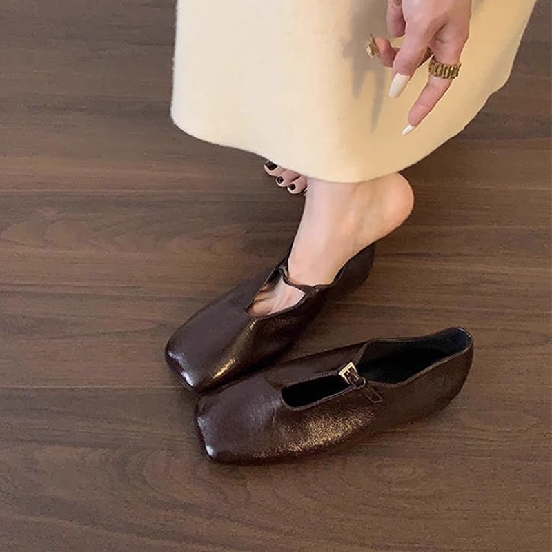 银泰百货平底单鞋女复古方头