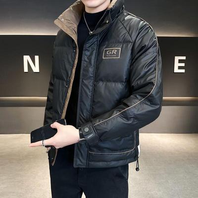 卡瓦度轻薄短款羽绒服