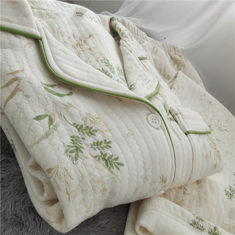 有大码秋季女士翻领空气层夹棉三层保暖睡衣家居服长袖长裤仙草