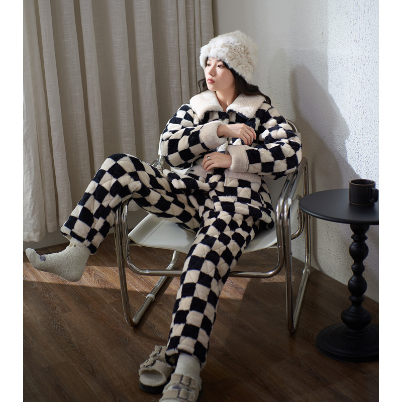 思莉太太女珊瑚绒夹棉睡衣