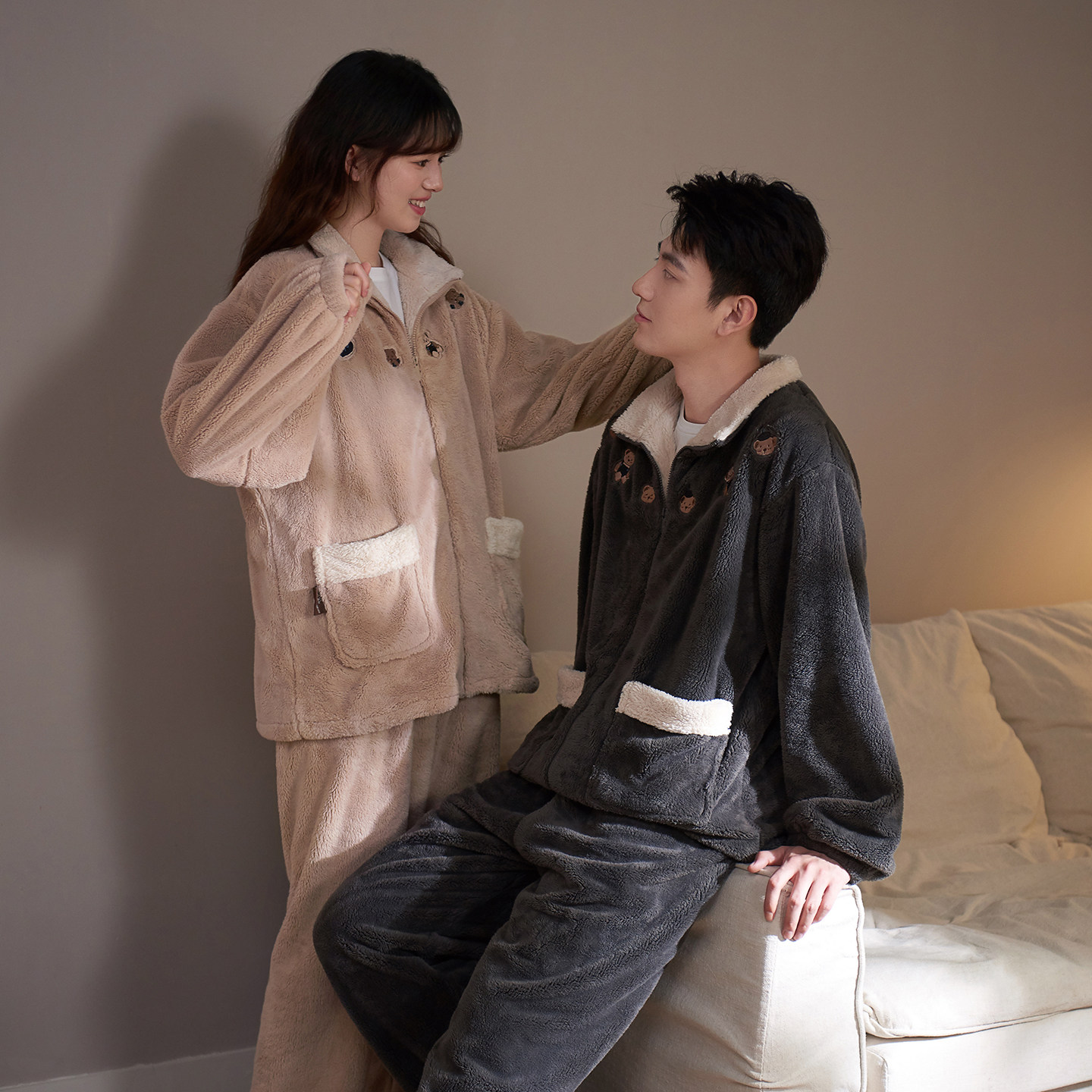 思莉太太情侣睡衣冬季女可爱珊瑚绒加厚加绒拉链男士可外穿家居服