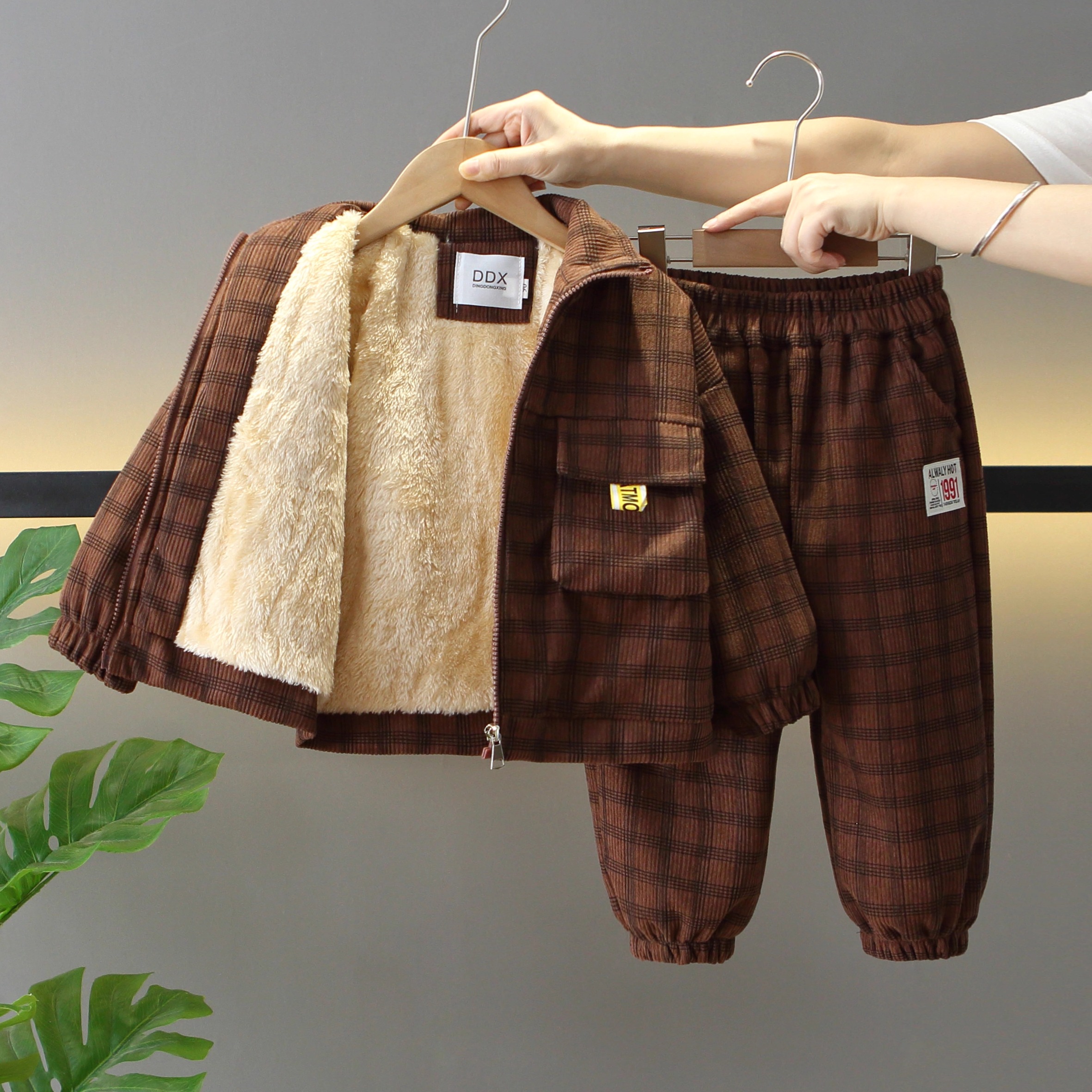 男童冬装套装加绒加厚宝宝冬季格子棉服两件套夹棉儿童装2025新款