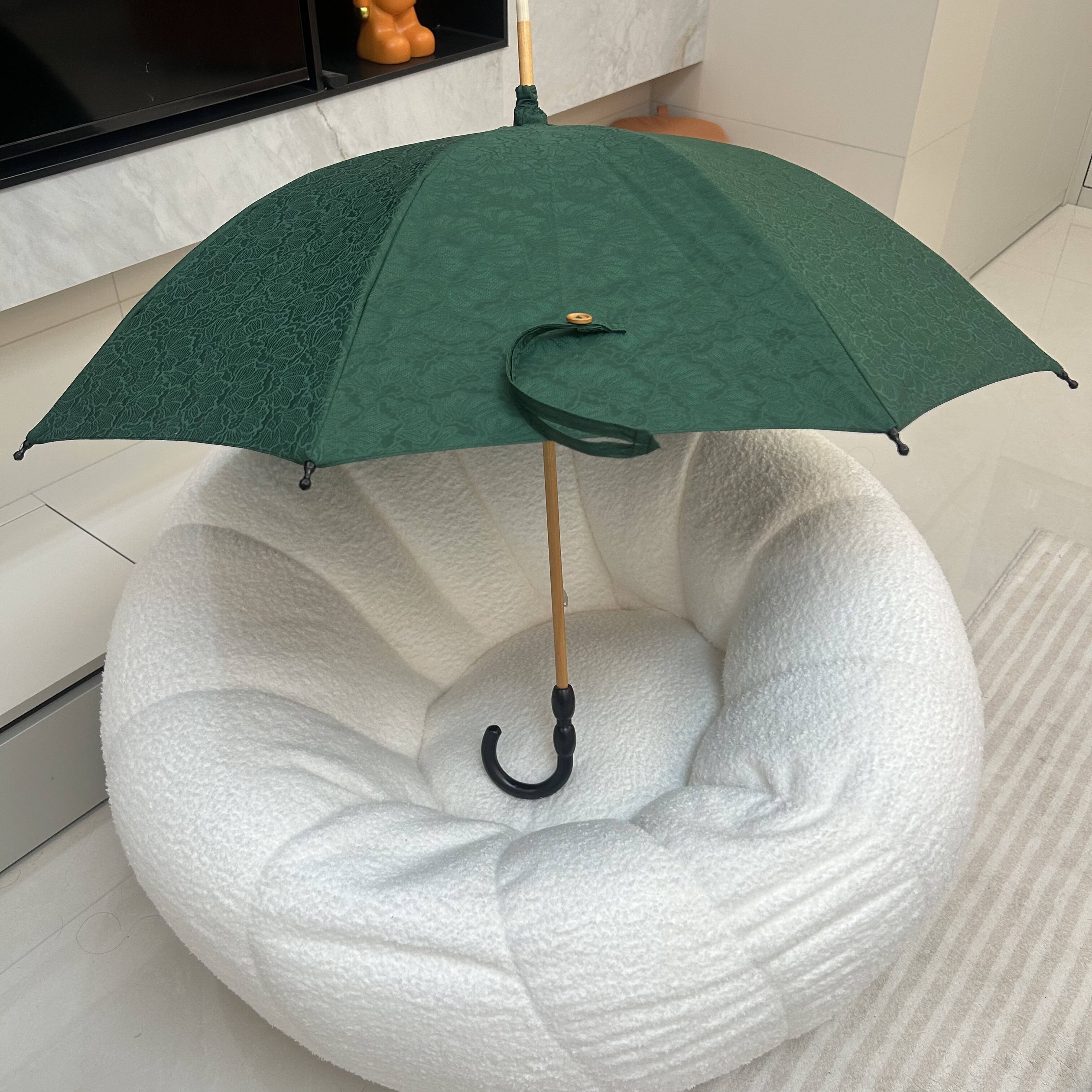日系高颜值复古小清新墨绿色绢布提花木手柄遮阳伞手动木制长柄伞