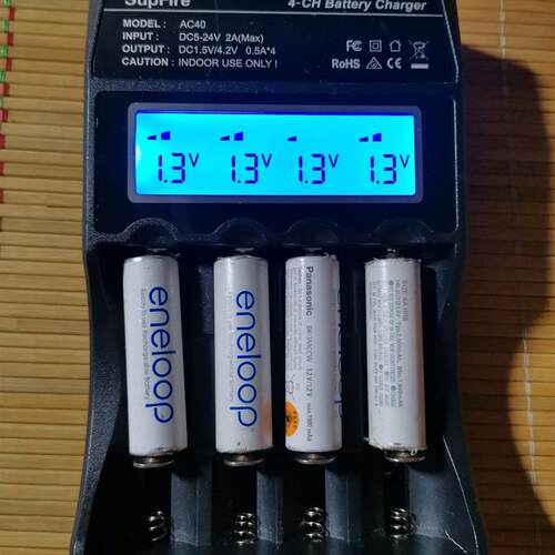议价 神火AC40充电器,成色不错,功能正常,可以充5号7号镍氢等