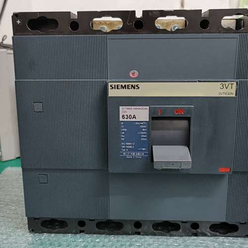3VT630N-630A/4P漏电保护断路器实物拍摄