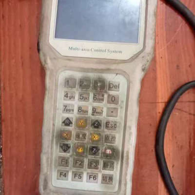 iFound点胶机控制器，成色一般，功能正常，只有二台，标价