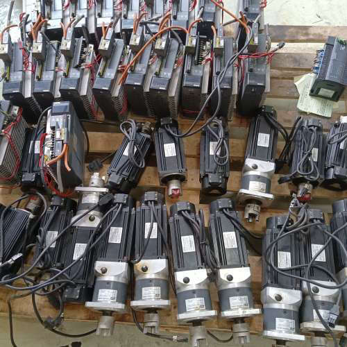 XINJE伺服驱动器和电机套装,型号DS3E-20P7-PF