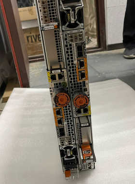 EMC存储Unity 400双控    成色还不错