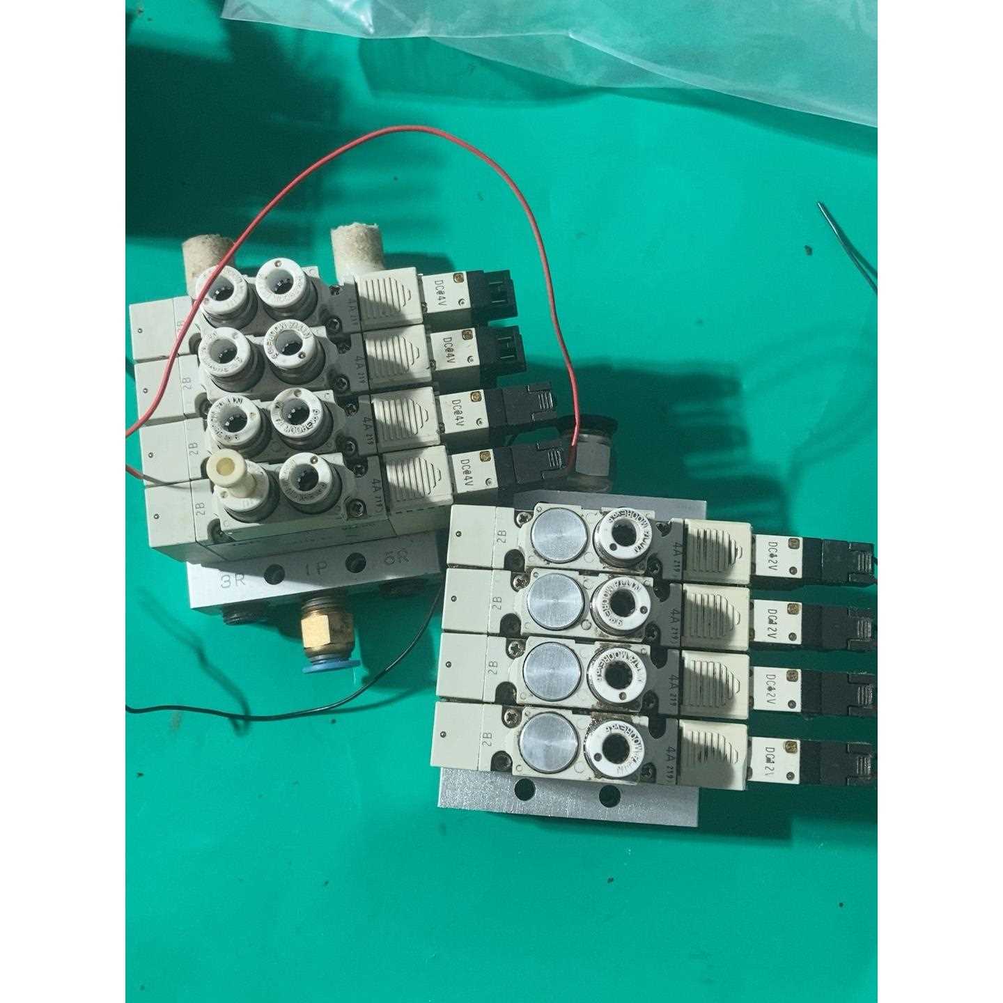 拆机CKD电磁阀3组，型4GA219-E2和3GA219-E