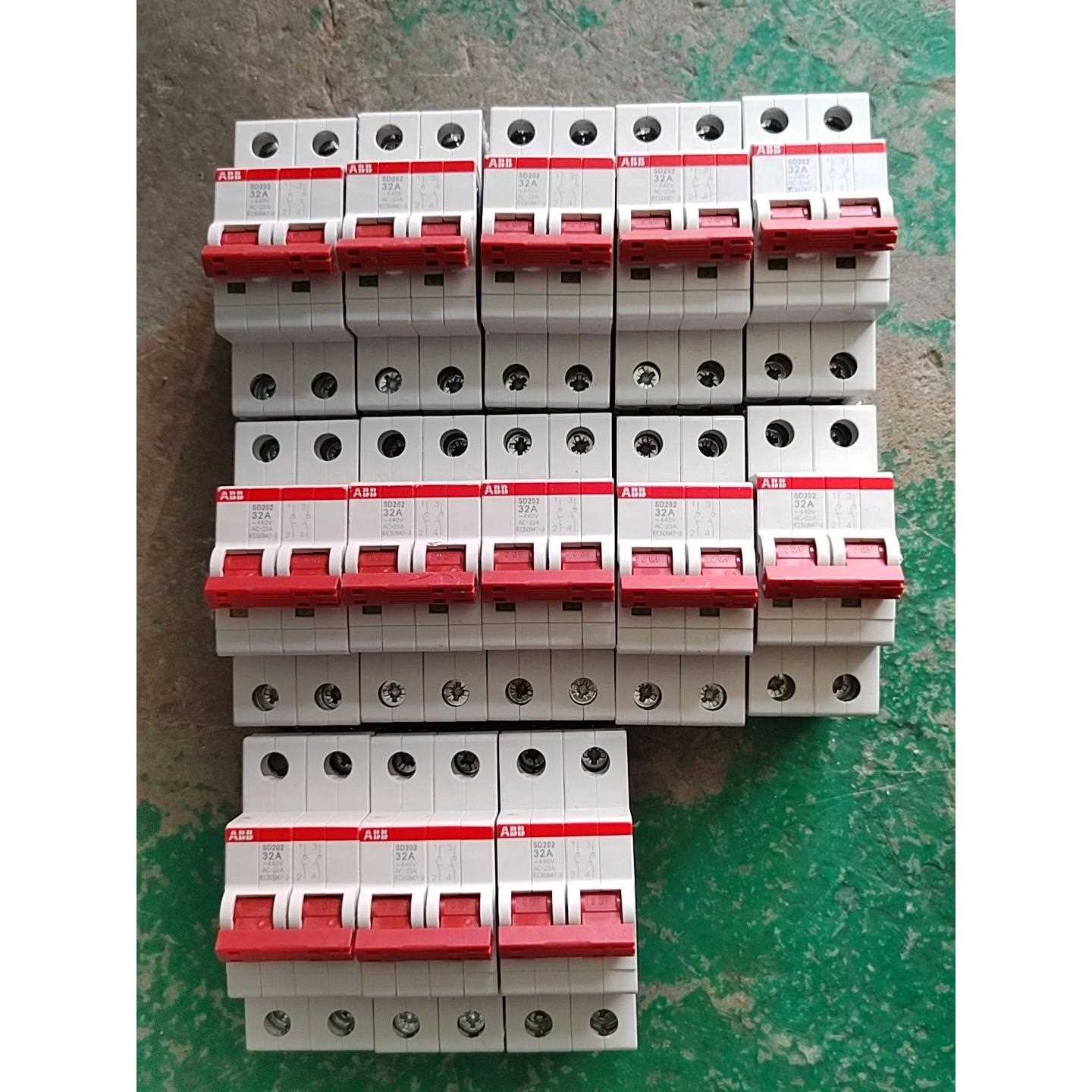 ABB断路器,SD202,32A,2P,有还有7个,库存未用