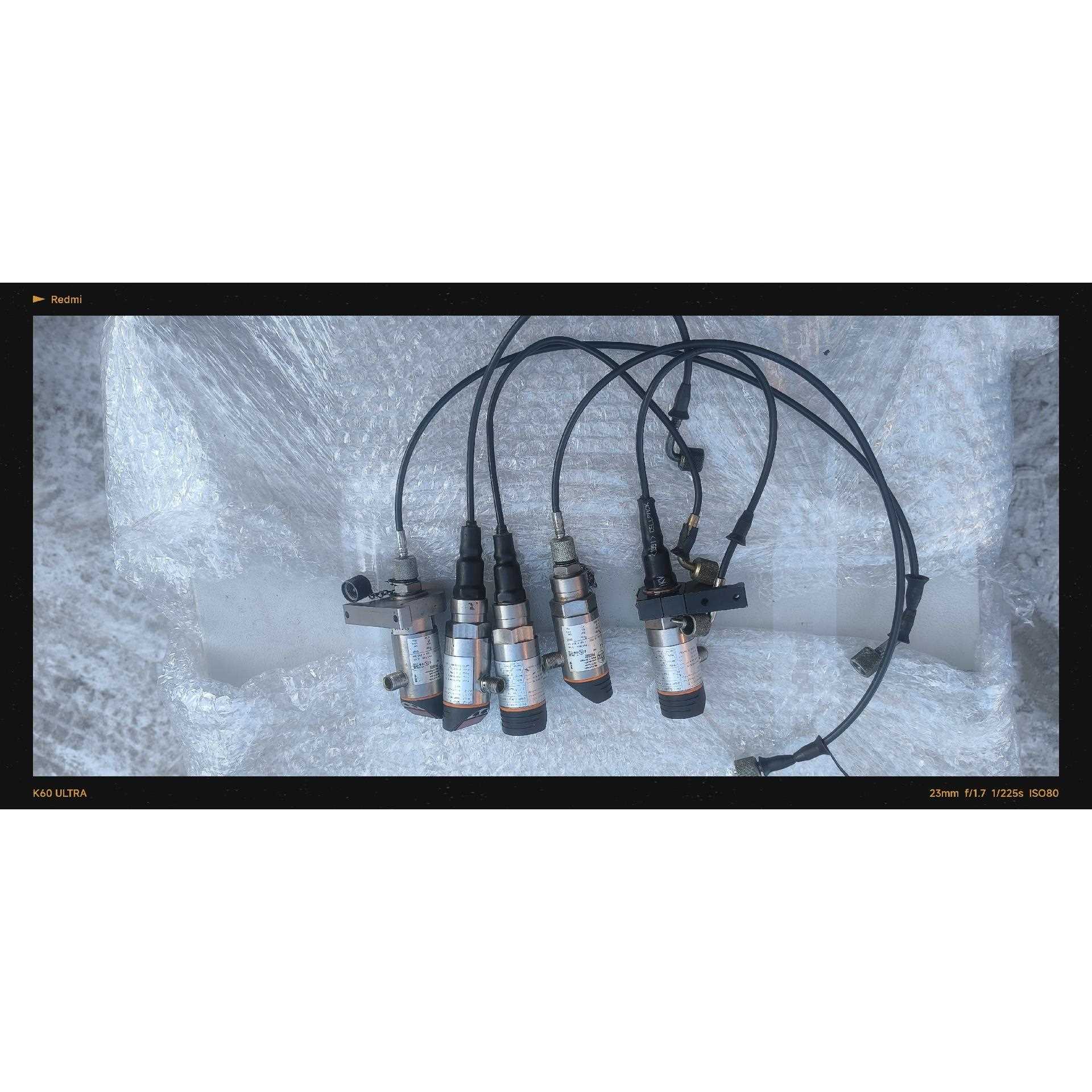 易福门压力传感器PN2020有2个