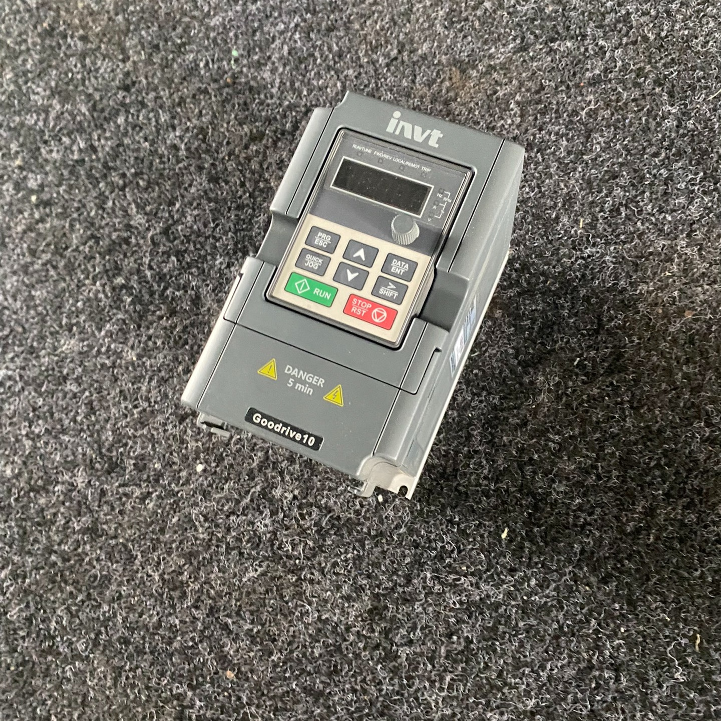 9新英威腾变频器GD10-0R7G 0R4G-S2-B 0.