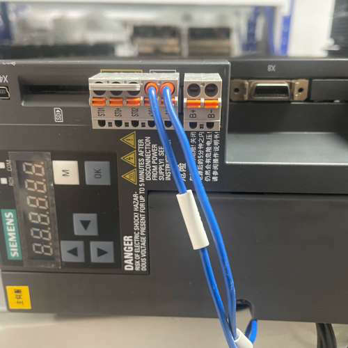 95新V90伺服驱动器  6SL3210-5FE12-