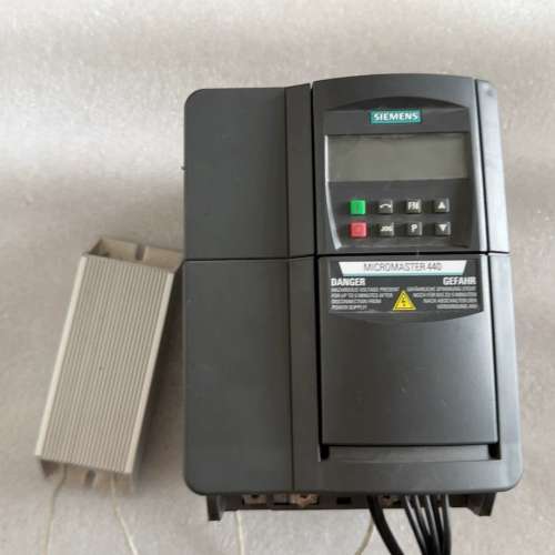 变频器6SE6440-2UD24-0BA1，4kw