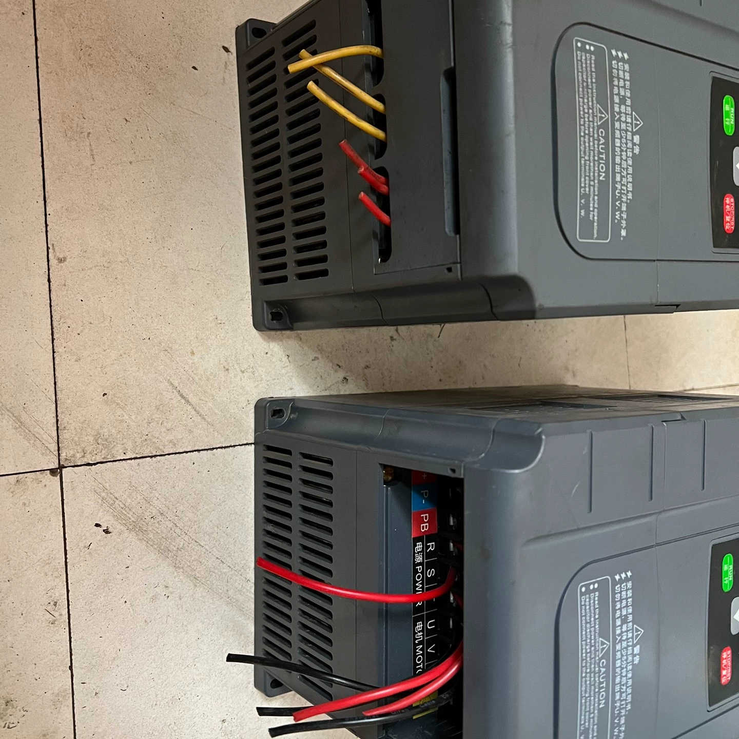恒茂变频器SQ580，5.5kw，两台，功能完好，成色不错。