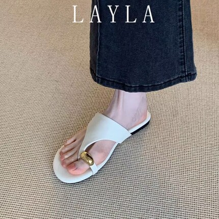 French Retro Resort Style Pearl Sandals for Women to Wear Outside in Summer 2026 New Fairy Soft Flats Seaside Slippers