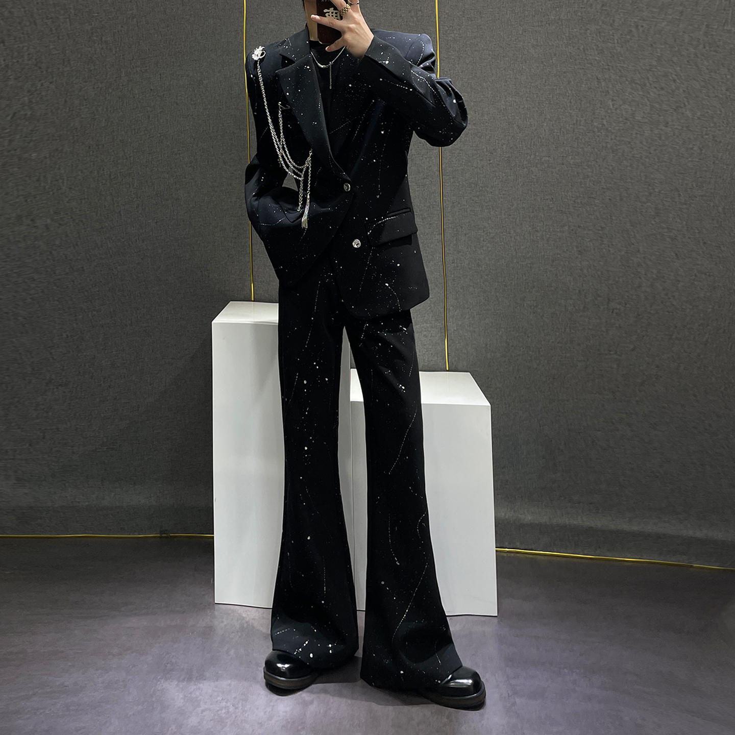 设计感链条装饰满天星西服套装男