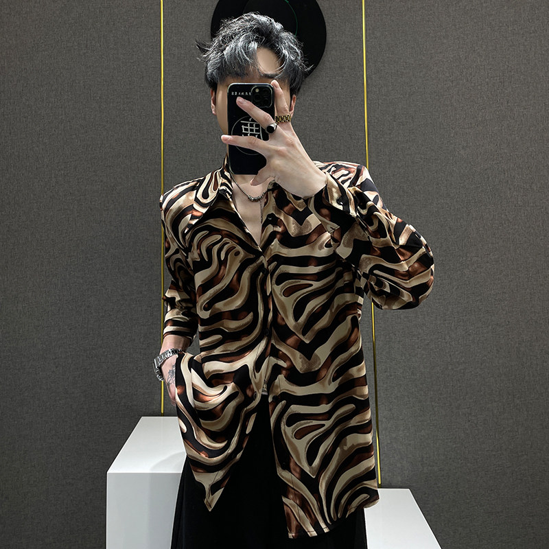 鹿鹿/小众复古斑马纹花衬衫男士夏季冰丝条纹大尖领垫肩宽松衬衣