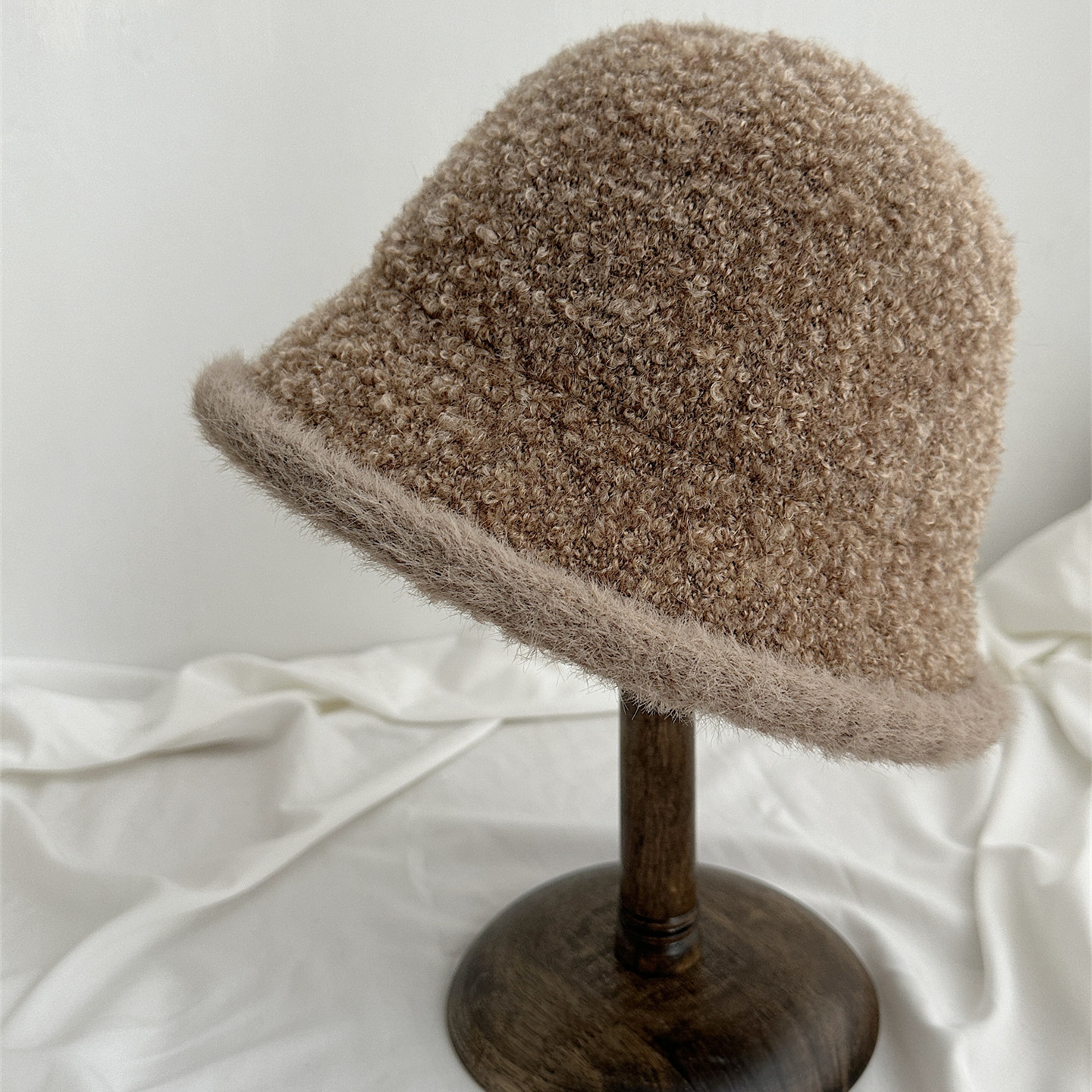 秋冬卷边盆帽女软糯针织渔夫帽保暖毛绒毛线帽气质礼帽简约水桶帽