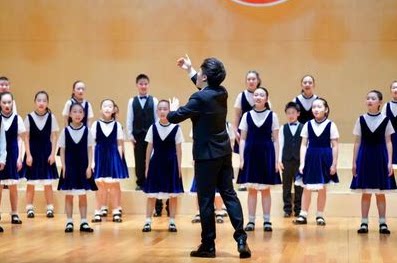 儿童合唱服/小学生演出服装/初中生/中学生/诗歌朗诵表演/大合唱图片