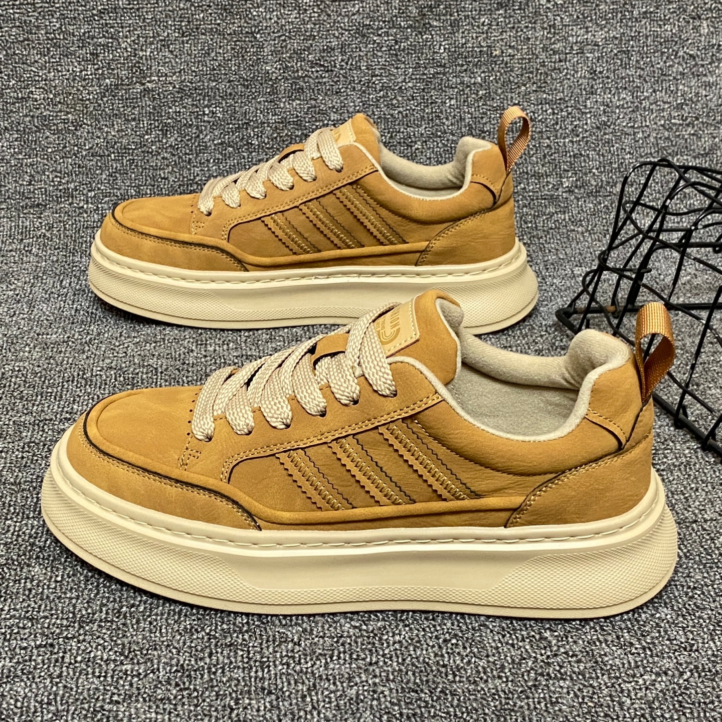 美式复古厚底板鞋男2025秋冬新款韩版百搭三道杠轻便运动休闲鞋潮